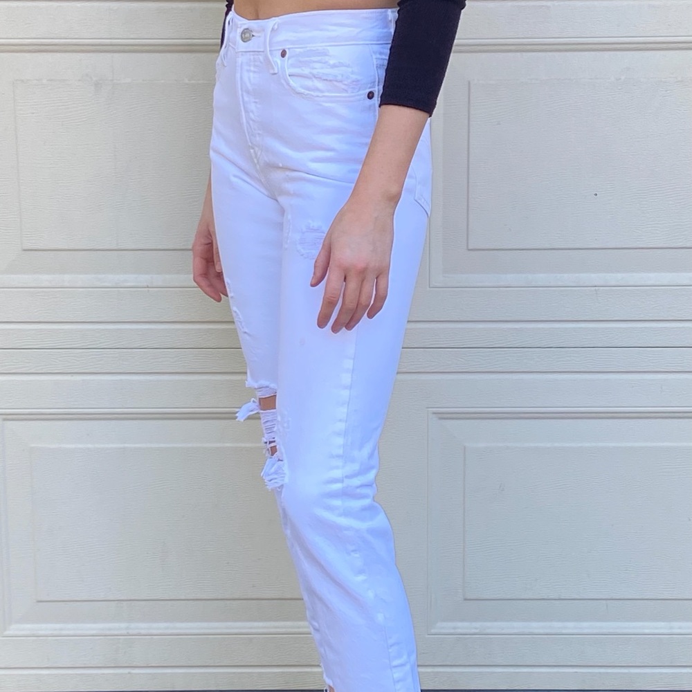 Levi’s Ripped Wedgie Fit Jeans- White